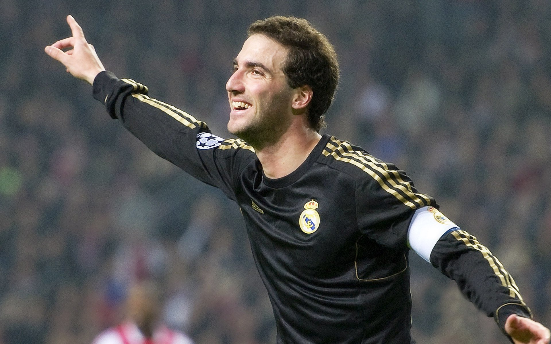 广州队力克凯尔特人，锡安点燃赛场，改写篮球历史的一夜