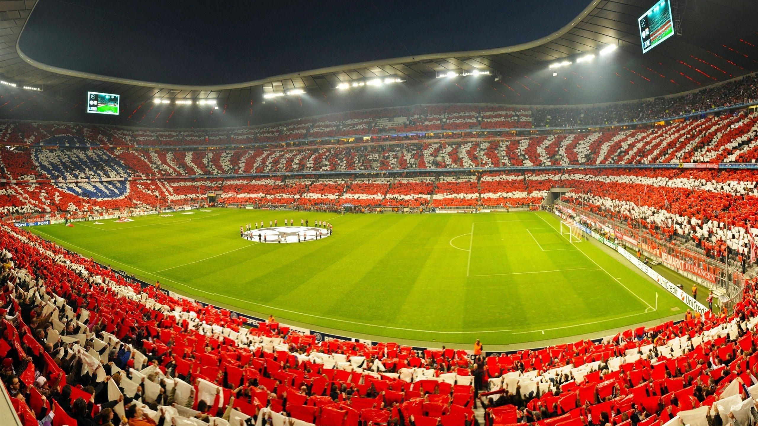 梦剧场奇迹再现，曼联力克巴黎，梅西惊艳四座却难挽败局